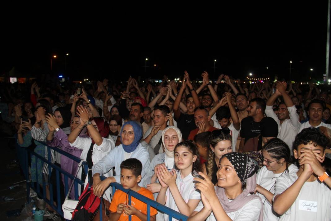 Konya’da göl manzaralı festival sürüyor! Zara sevenleriyle buluştu 11